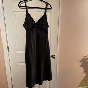 Women Jones New York Black silky Midi Chemise - size XL